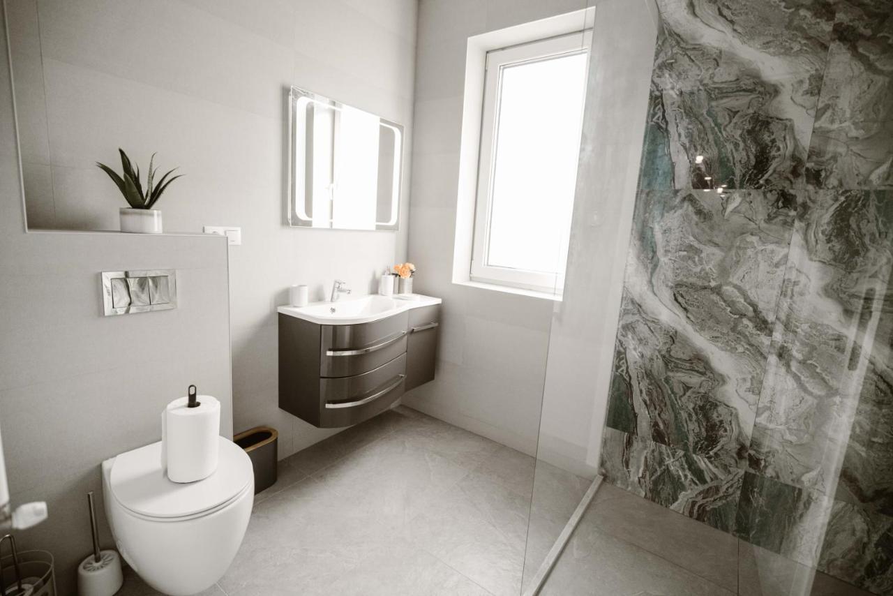 Sibiu Ezonia Central Apartment Ngoại thất bức ảnh